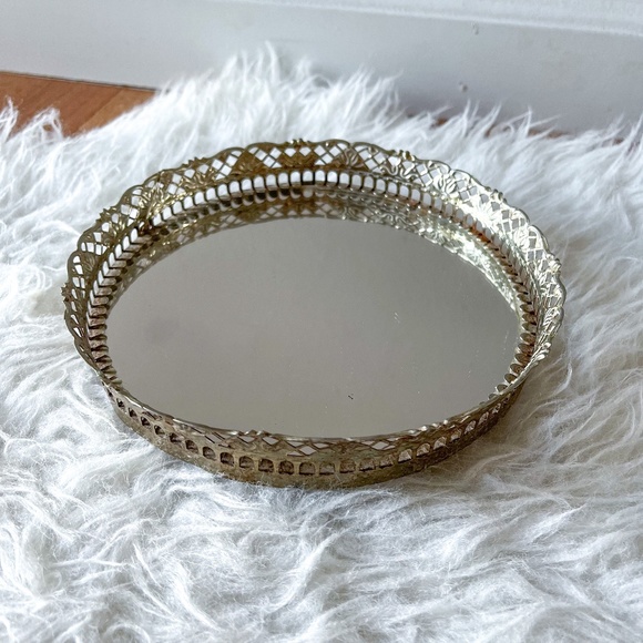 Vintage Bath Vintage Round Mirrored Silver Vanity Tray 7 Diameter